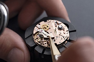 大连百达翡丽石英手表为什么不走